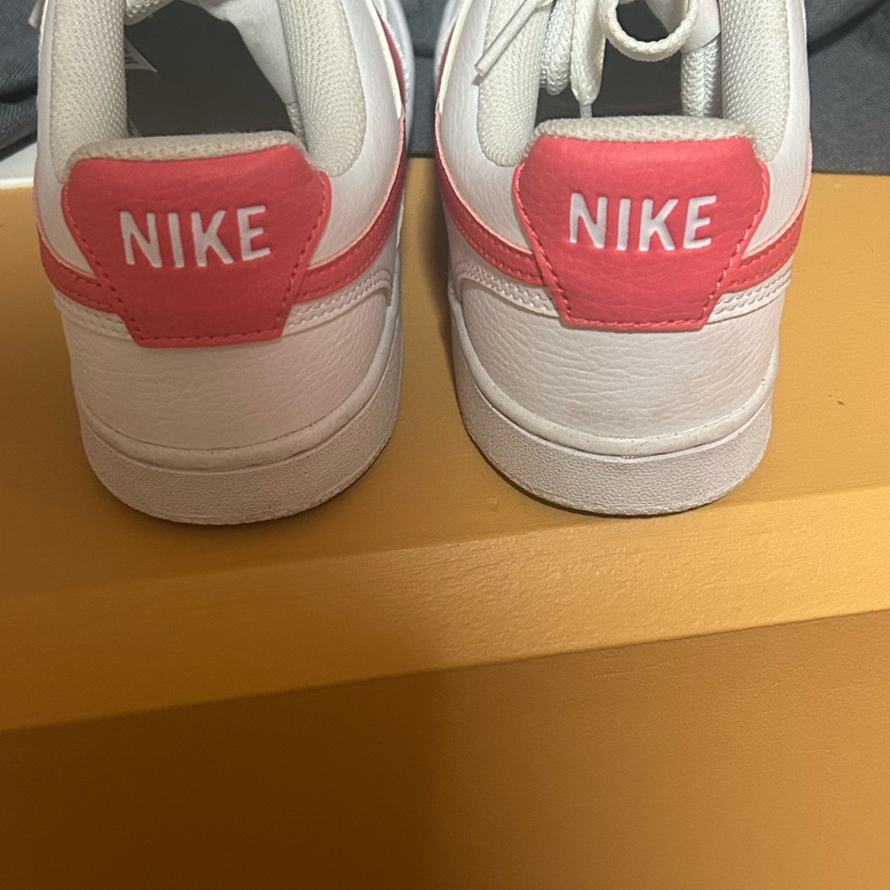 Nike White Sneakers, pink. Women’s Sz 8.5 court vision Air Force - Picture 5 of 5